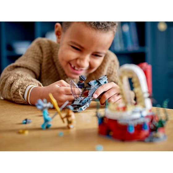 LEGO® Marvel Black Panther King Namor’s Throne Room (76213) image 1