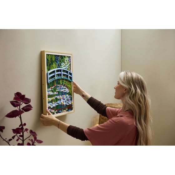 LEGO® Art Claude Monet – Bridge over a Pond of Water Lilies (31220) image 6