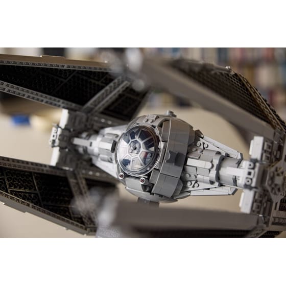 LEGO® Star Wars TIE Interceptor™ (75382) image 10