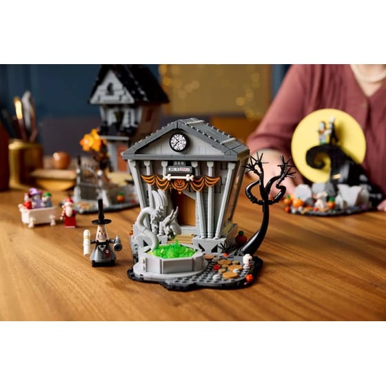 LEGO® Ideas Disney Tim Burton's The Nightmare Before Christmas (21351) image 7