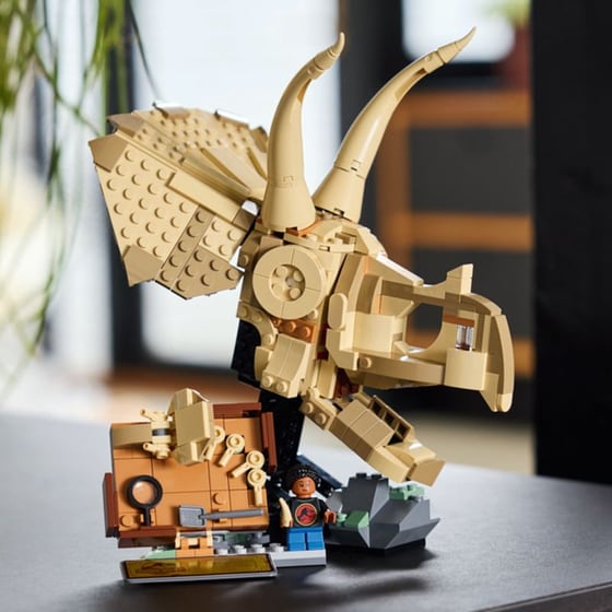 LEGO® Jurassic World Dinosaur Fossils: Triceratops Skull (76969) image 6