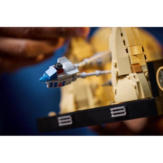 LEGO® Star Wars Mos Espa Podrace™ Diorama (75380) image 12