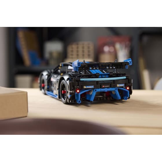 LEGO® Technic Porsche GT4 e-Performance Race Car (42176) image 6