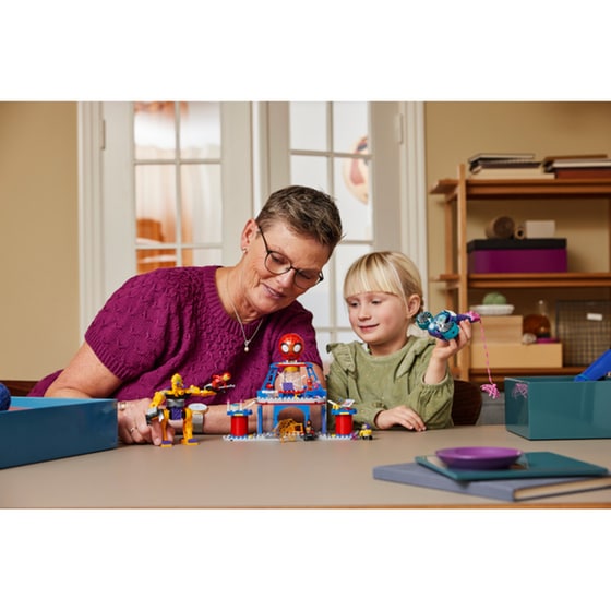 LEGO® Marvel Team Spidey Web Spinner Headquarters (10794) image 4