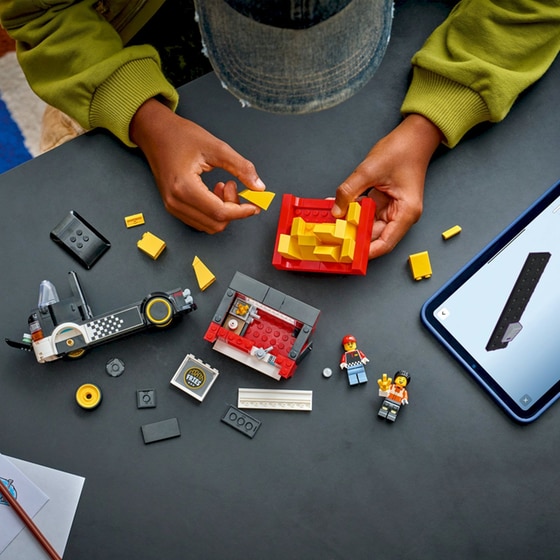 LEGO® City Fries Food Truck (60488) image 4