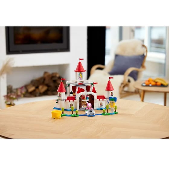 LEGO® Super Mario™ Peach’s Castle Expansion Set (71408) image 6