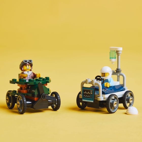LEGO® City Airplane vs. Hospital Bed Race Car Pack (60459) image 11