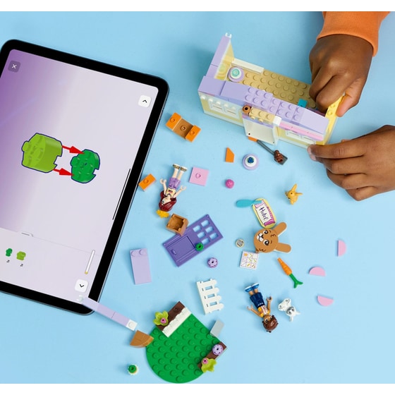 LEGO® Friends Heartlake City Bunny Hotel (42679) image 4