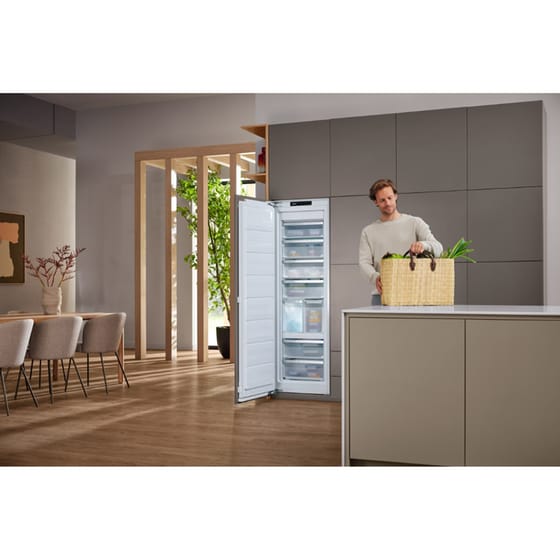 MIELE FNS 7794 D L No Frost 213 Lt με ActiveDoor Εντοιχιζόμενος Καταψύκτης Όρθιος image 1