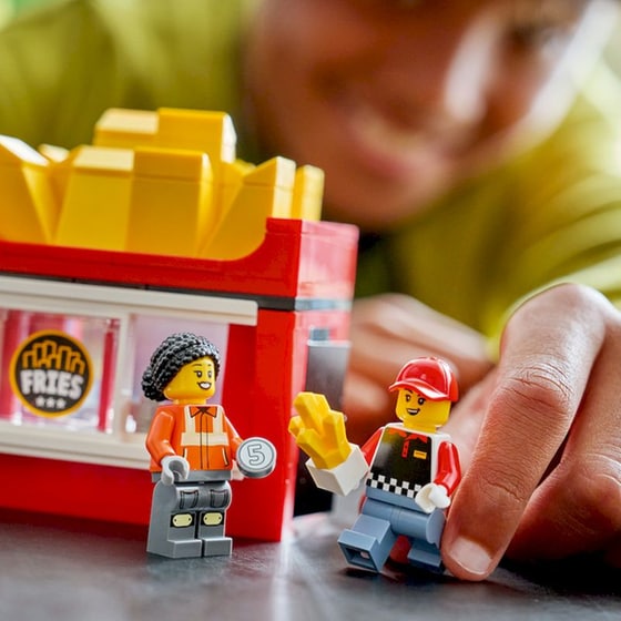 LEGO® City Καντίνα με Τηγανητές Πατάτες (60488) image 4