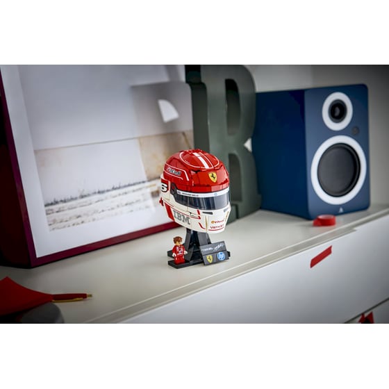 LEGO® Editions Scuderia Ferrari HP Charles Leclerc Helmet (43014) image 6