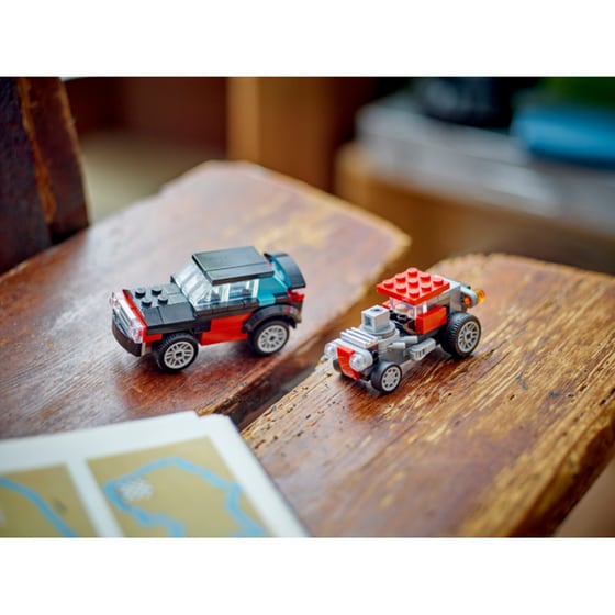 LEGO® Creator Flatbed Truck with Helicopter (31146) image 11
