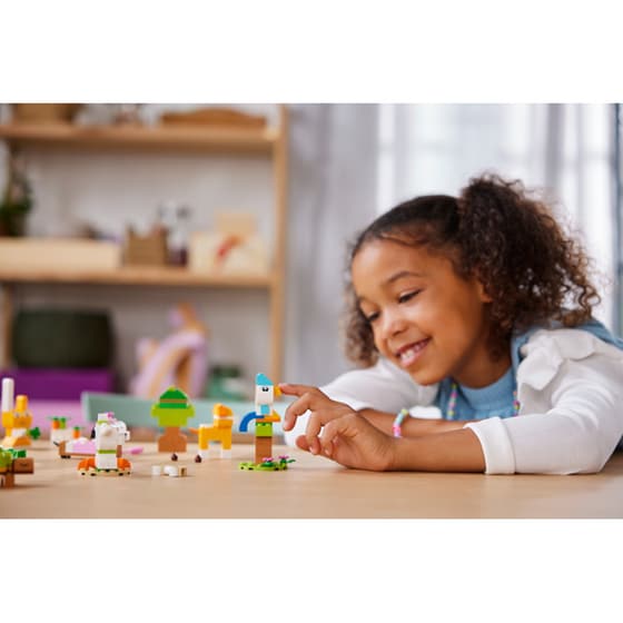 LEGO® Classic Creative Pets (11034) image 3