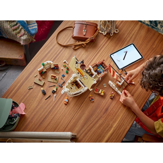 LEGO® ONE PIECE  The Going Merry Pirate Ship (75639) image 4