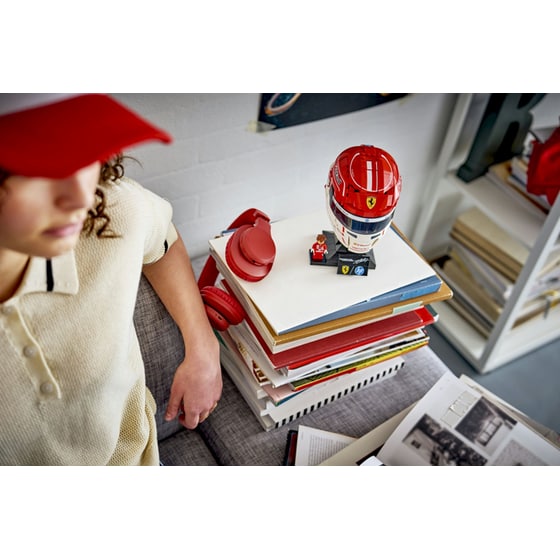 LEGO® Editions Scuderia Ferrari HP Charles Leclerc Helmet (43014) image 5