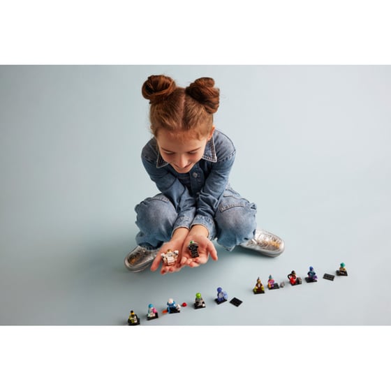 LEGO® Minifigures Series 26 Space (71046) image 11