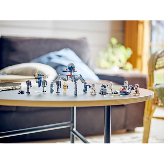 LEGO® Star Wars Clone Trooper™ & Battle Droid™ Battle Pack (75372) image 9