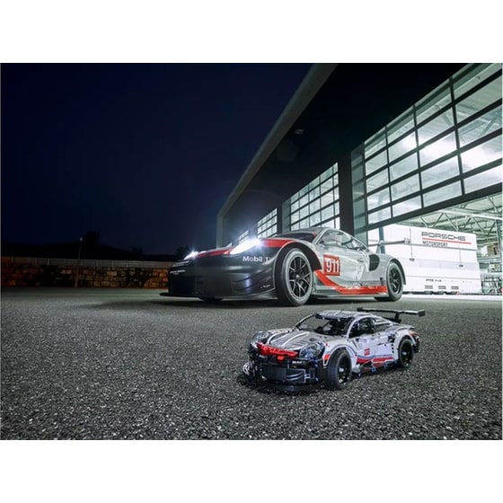 LEGO® Technic Porsche 911 RSR (42096) image 10