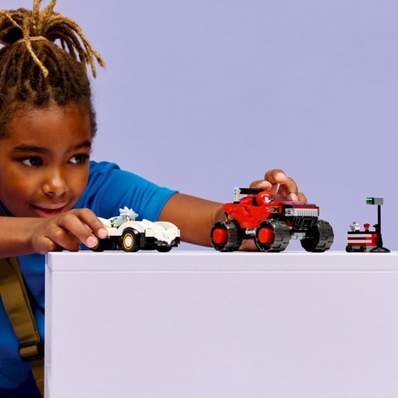 LEGO® Sonic the Hedgehog Silver's Car vs. Knuckles' Monster Truck (77118) image 5
