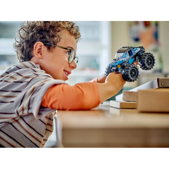 LEGO® City Blue Monster Truck (60402) image 6