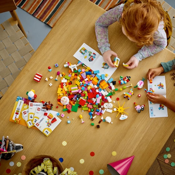 LEGO® Classic Party Box (11029) image 9