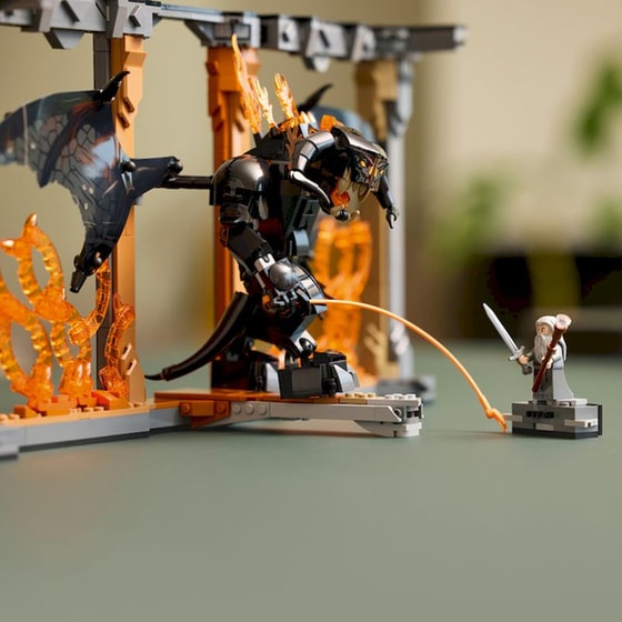 LEGO® Icons Ο Άρχοντας των Δαχτυλιδιών: Βιβλιοστάτης Balrog™ image 4