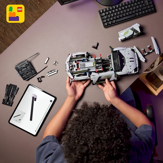 LEGO® Technic Super Sports Αυτοκίνητο Lamborghini Revuelto (42214) image 7