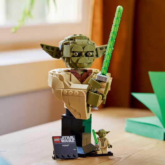 LEGO® Star Wars™ Yoda™ Bust (75438) image 6