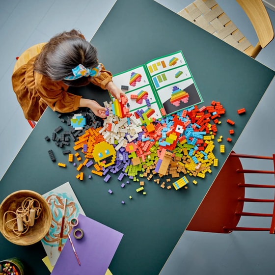 LEGO® Classic Lots of Bricks (11030) image 9