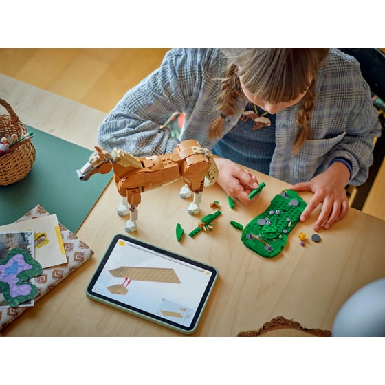 LEGO® Creator 3in1 Beautiful Horse (31166) image 4