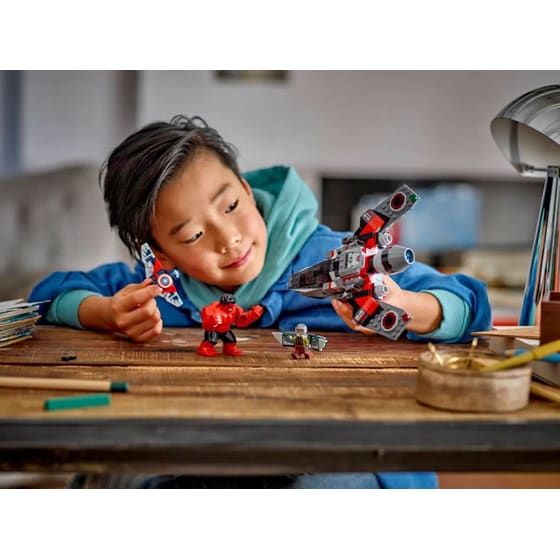 LEGO® Captain America vs. Red Hulk Battle (76292) image 6