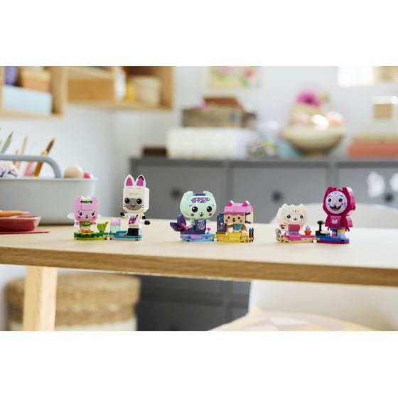 LEGO® Gabby’s Dollhouse: Gabby's Brick-Built Cat Friends (11215) image 6