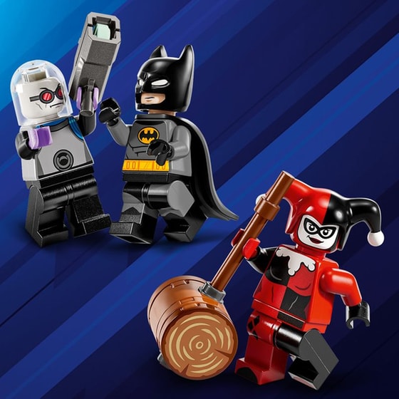 LEGO® DC Heros Batman™ with the Batmobile™ vs. Harley Quinn™ and Mr. Freeze™ (76274) image 11