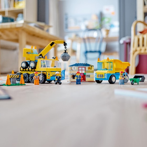 LEGO® City Construction Trucks and Wrecking Ball Crane (60391) image 2