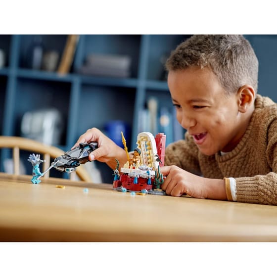 LEGO® Marvel Black Panther King Namor’s Throne Room (76213) image 11