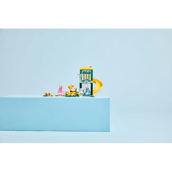 LEGO® Bluey Playground Fun with Bluey and Chloe (11201) image 6