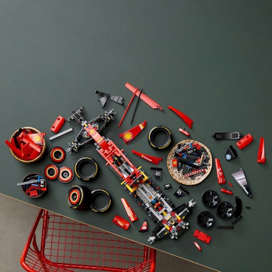 LEGO® Technic Ferrari SF-24 F1® (42207) image 9