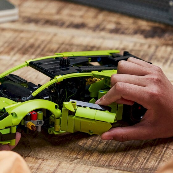 Παιχνιδολαμπάδα Lego Technic Lamborghini Huracán Tecnica (42161) image 4