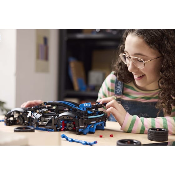 LEGO® Technic Porsche GT4 e-Performance Race Car (42176) image 15