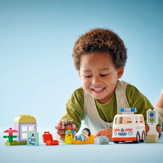 LEGO® Duplo Ambulance & Driver (10447) image 10