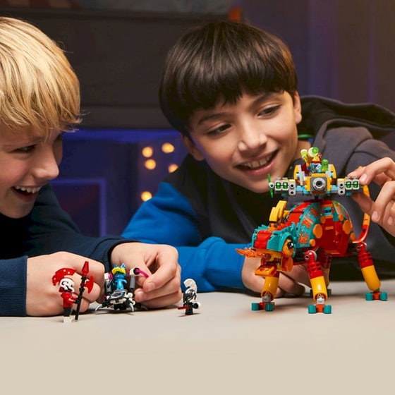 LEGO® DreamZzz Mateo's Fire Chameleon (71492) image 4
