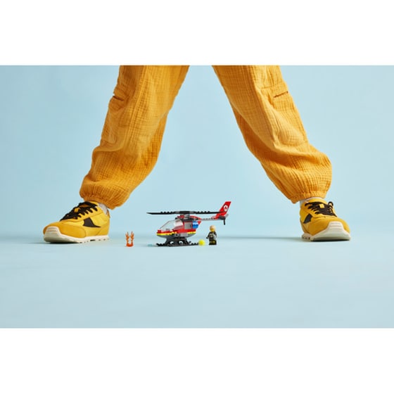 LEGO® City Fire Rescue Helicopter (60411) image 11