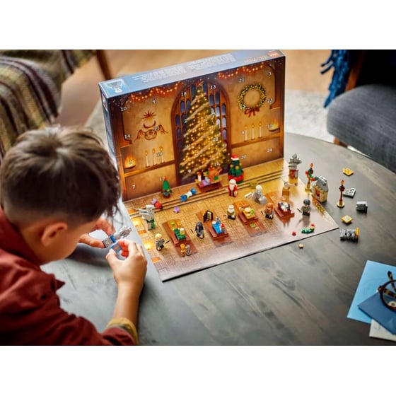 LEGO® Harry Potter™ 2024 Advent Calendar (76438) image 4