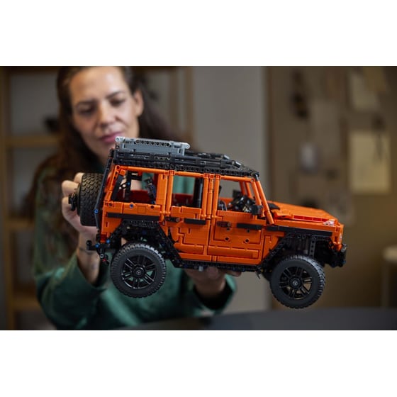 LEGO® Technic Mercedes-Benz G 500 PROFESSIONAL Line (42177) image 24