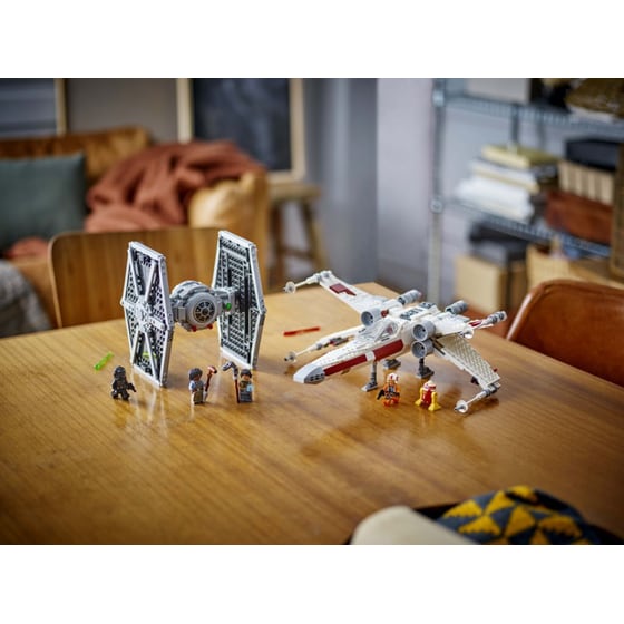 LEGO® Star Wars TIE Fighter & X-Wing Mash-up (75393) image 13