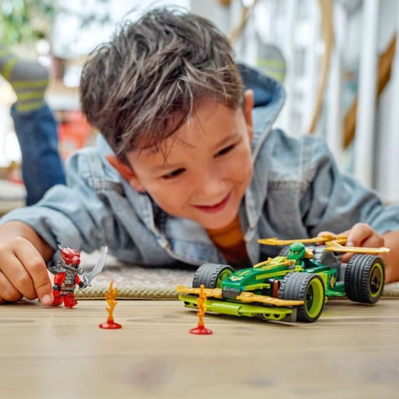 LEGO® Ninjago Lloyd's Pull-Back Race Car (71828) image 9