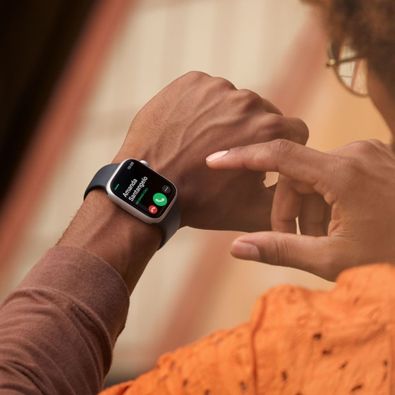 Apple Watch Series 8 Cellular 41mm Graphite Titanium Case with Midnight Sport Band - Regular image 3