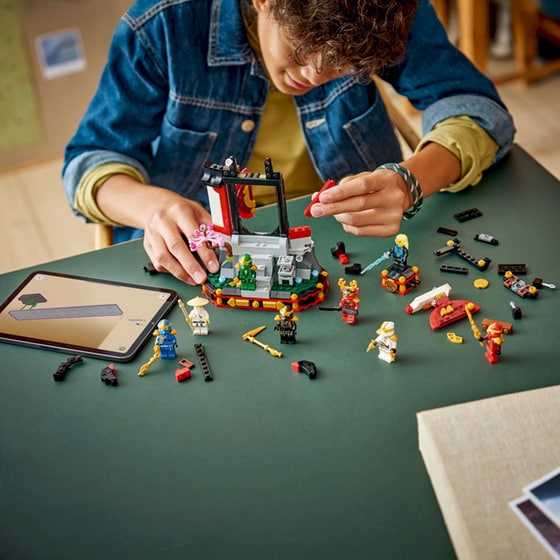 LEGO® Ninjago® Ninja Character Display 15th Anniversary (71866) image 4