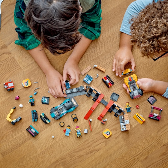 LEGO® City Custom Car Garage (60389) image 4