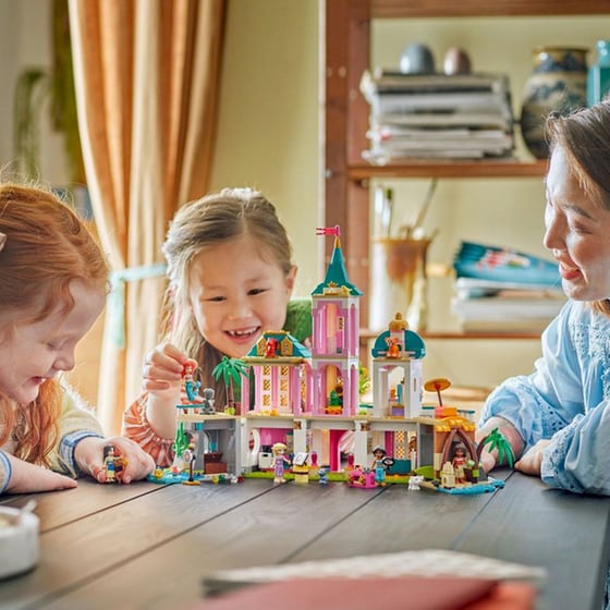 LEGO® Disney Princess Castle & Royal Pets (43267) image 4